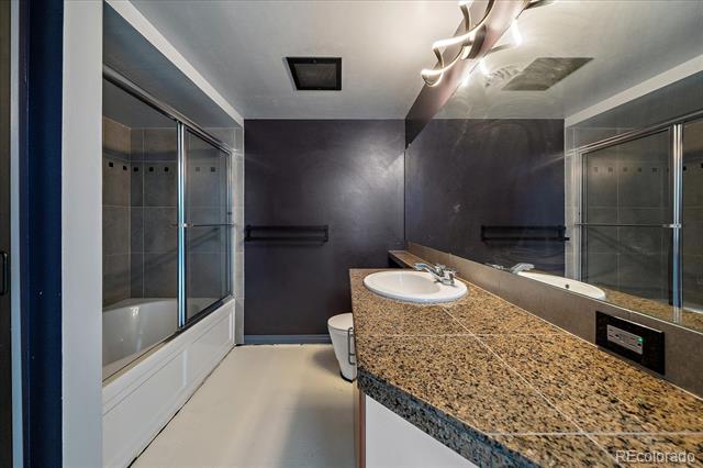 8100 E Union Avenue Unit: 902