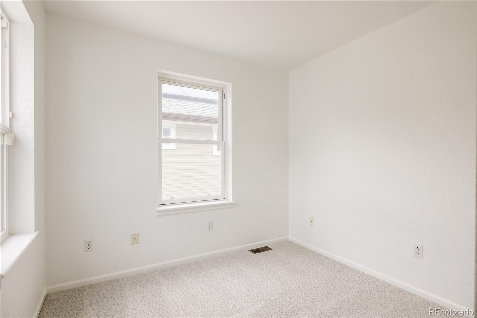 4523 W 36th Place