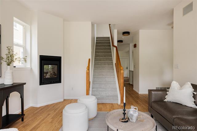 4523 W 36th Place