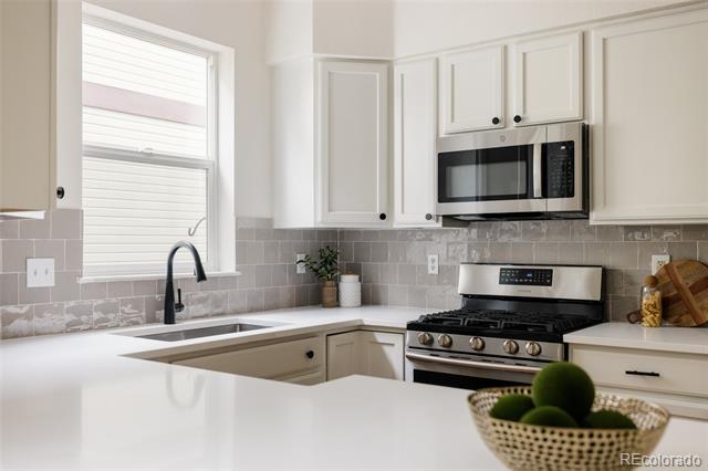 4523 W 36th Place