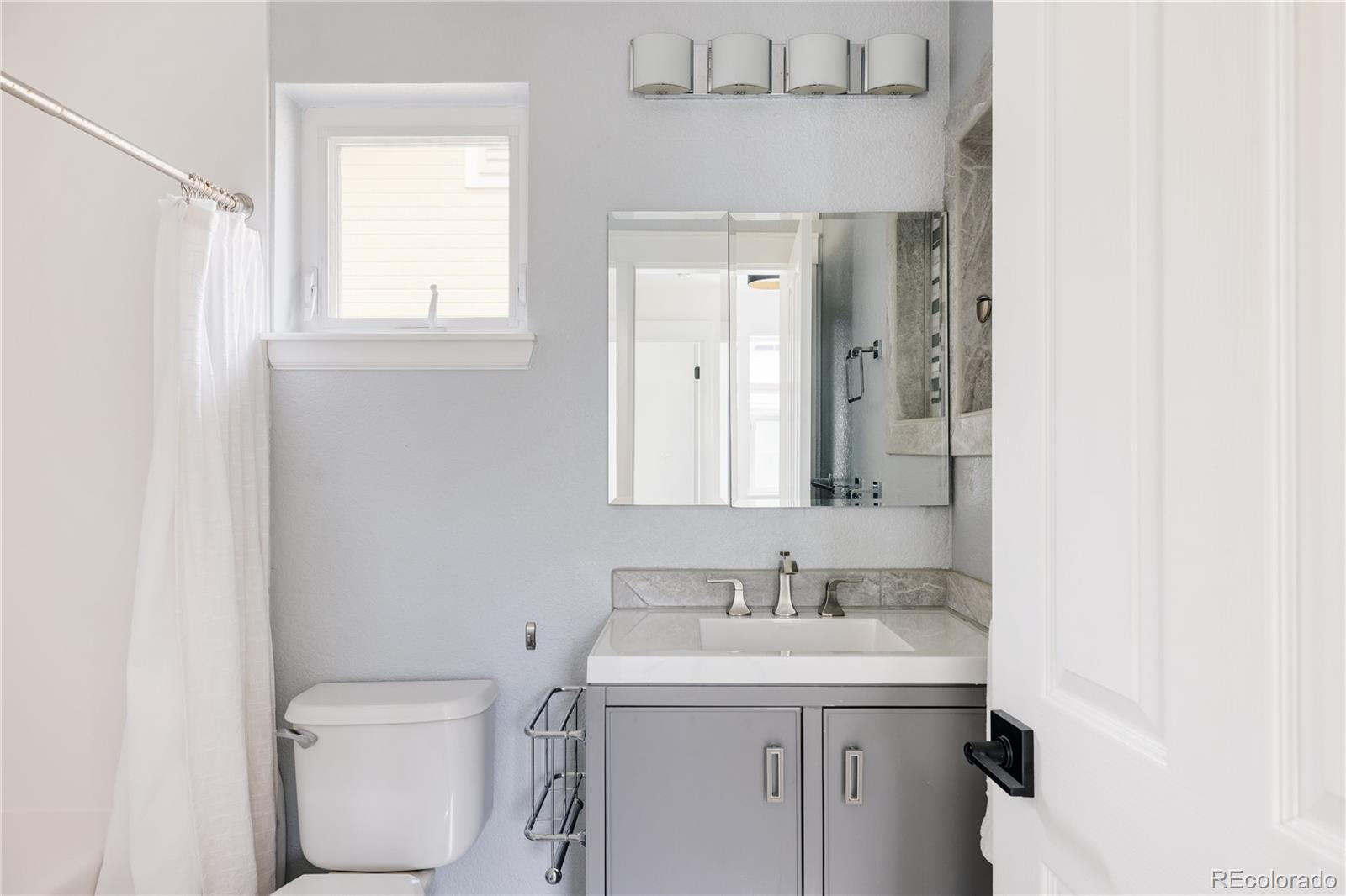 4523 W 36th Place