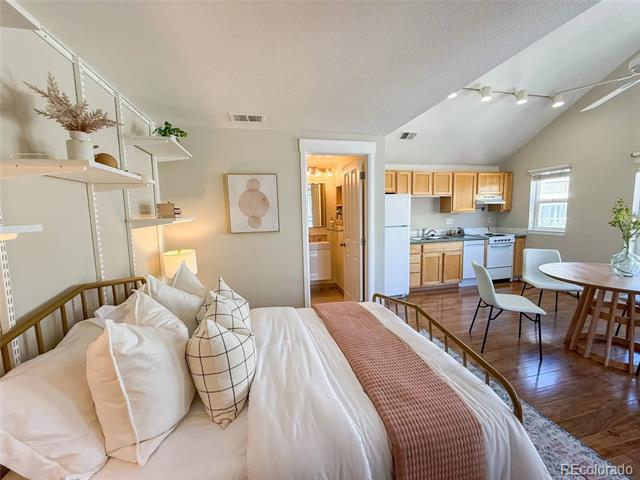 4523 W 36th Place