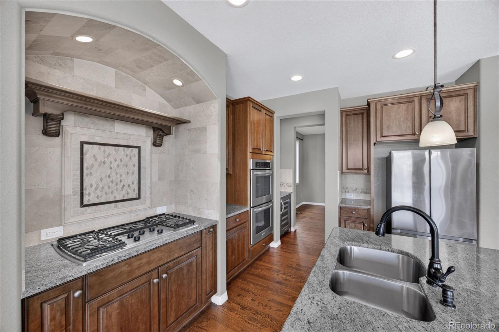 10872 Valleybrook Circle