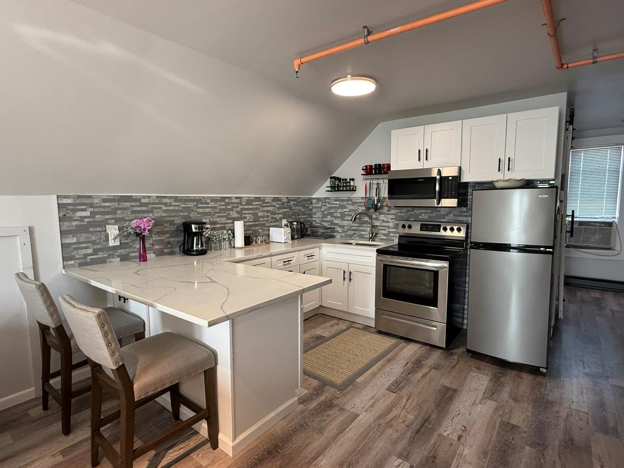23 LAGRANGE Avenue Unit: 2