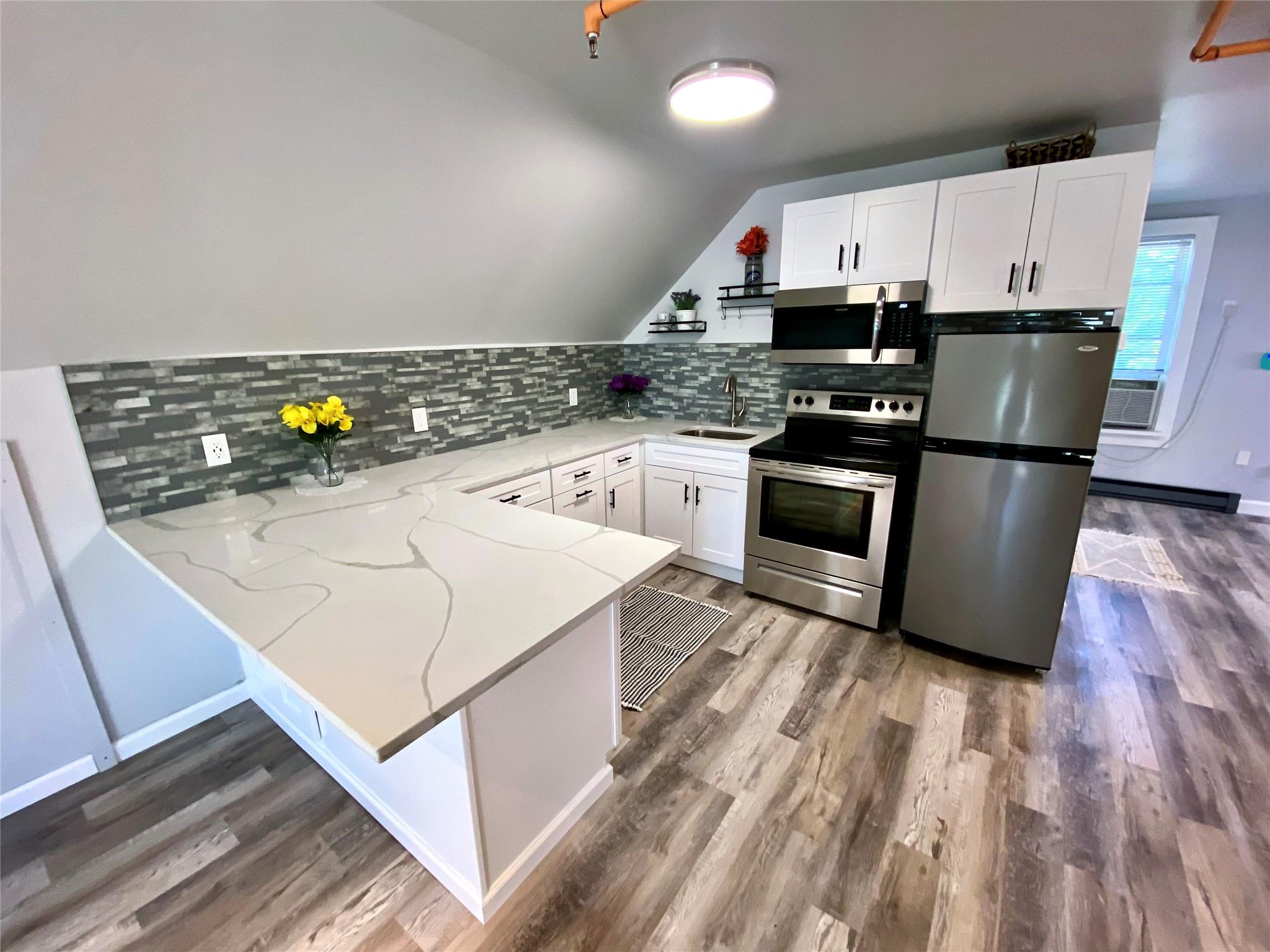 23 LAGRANGE Avenue Unit: 2