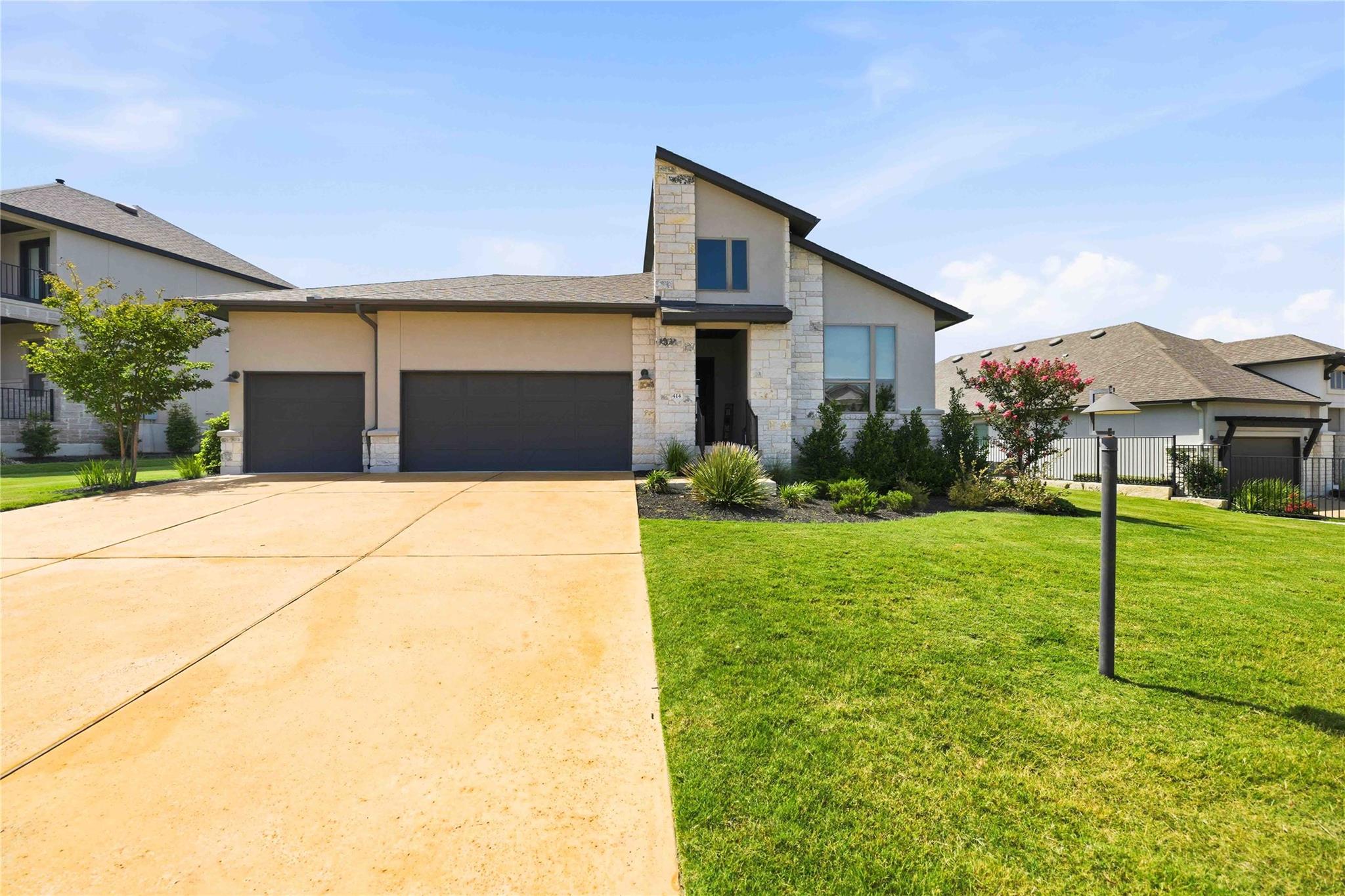 414 Sitlington LN