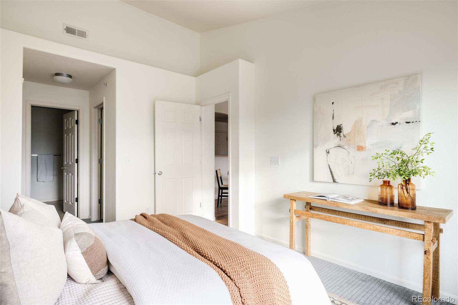 5255 Memphis Street Unit: 822