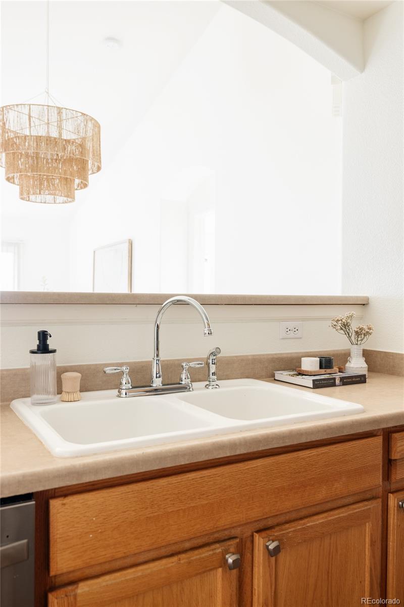 5255 Memphis Street Unit: 822