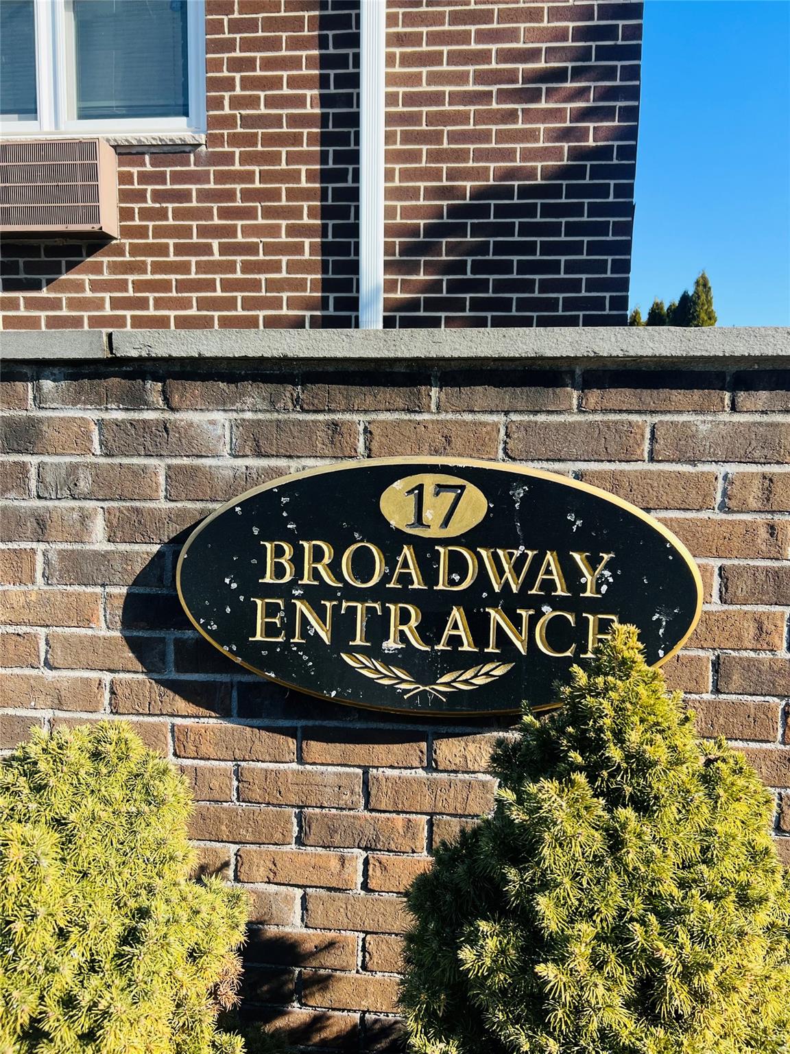 17 Broadway Unit: 1K