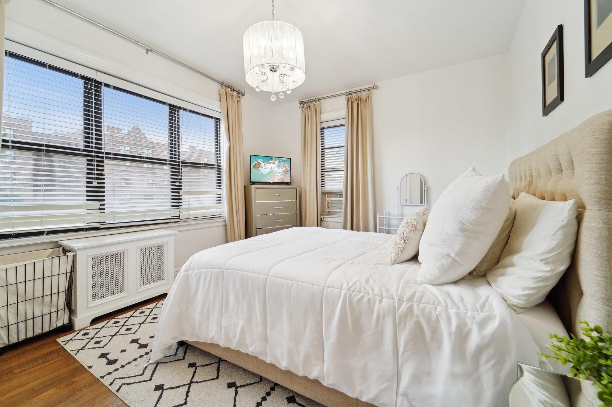 143 Garth Road Unit: 3J