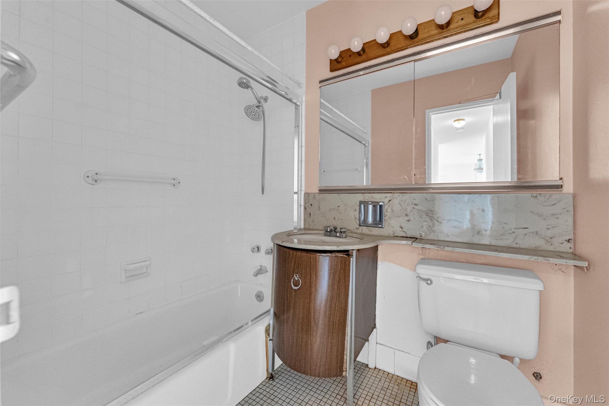 2500 Johnson Avenue Unit: 6T