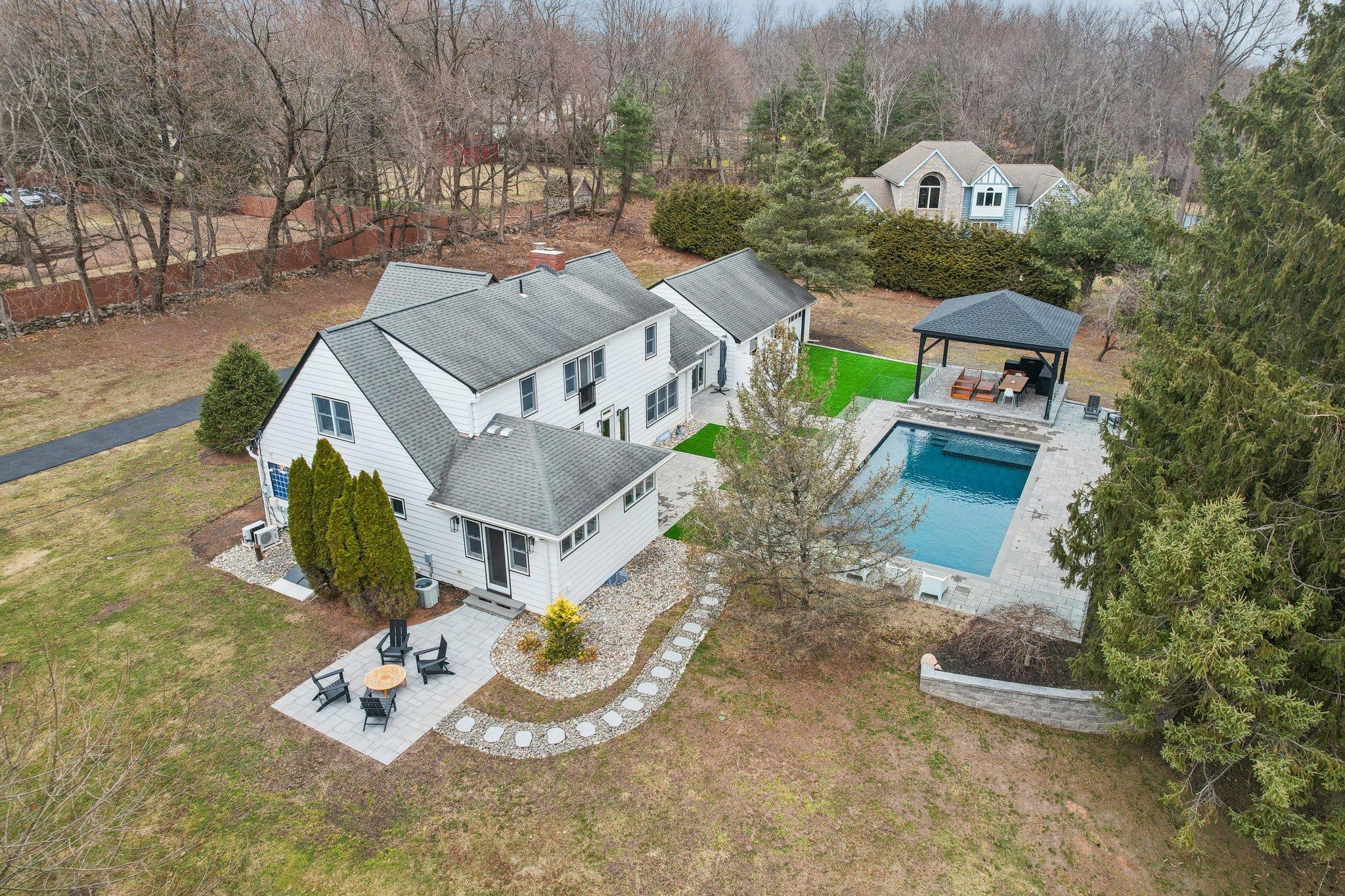 290 E Townline Road