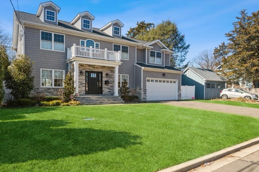 8 Anita Ave