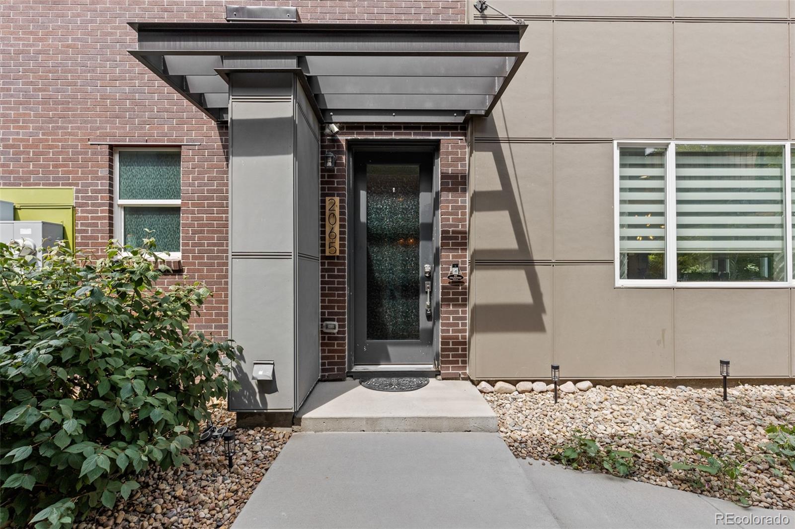 2065 W 67th Place