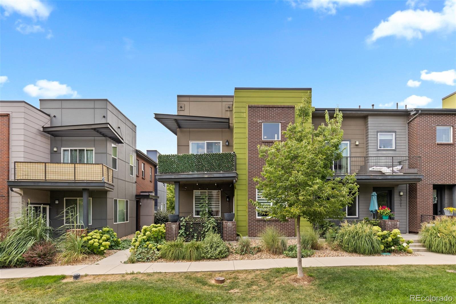 2065 W 67th Place