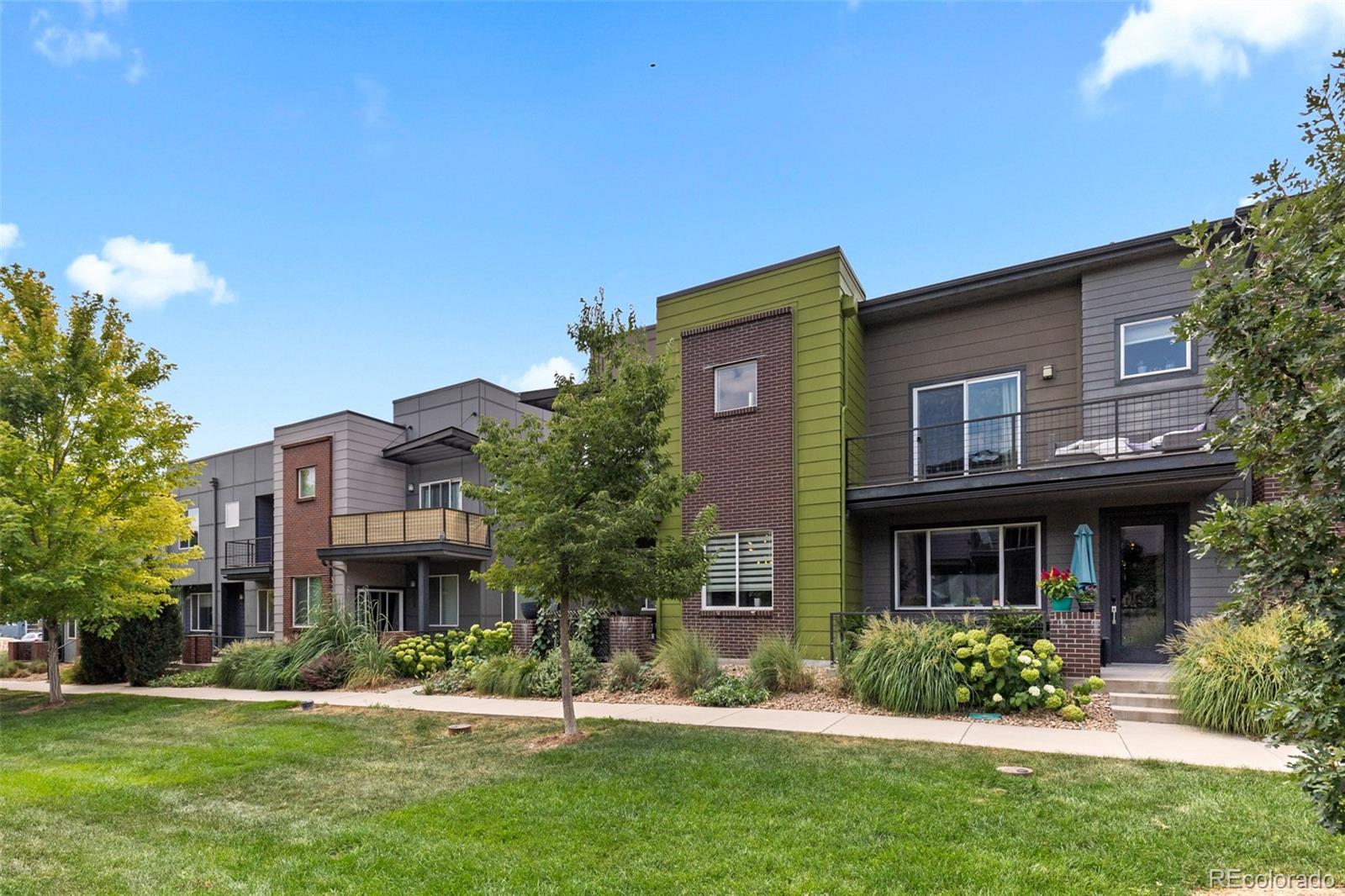 2065 W 67th Place