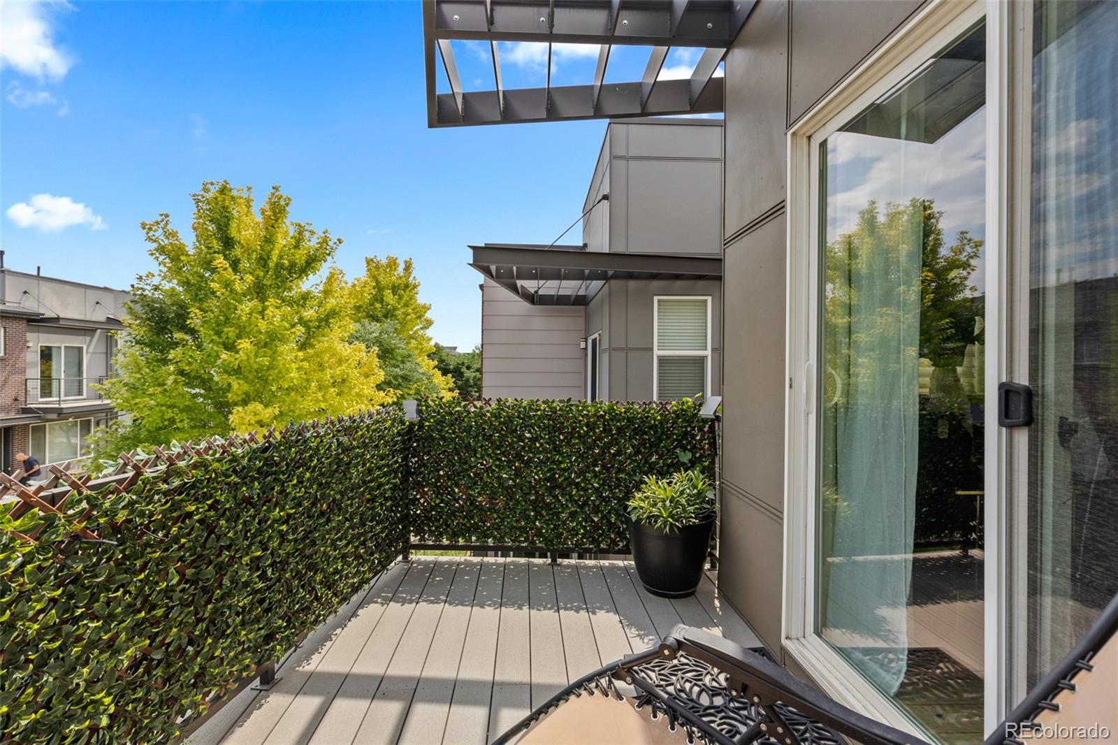 2065 W 67th Place