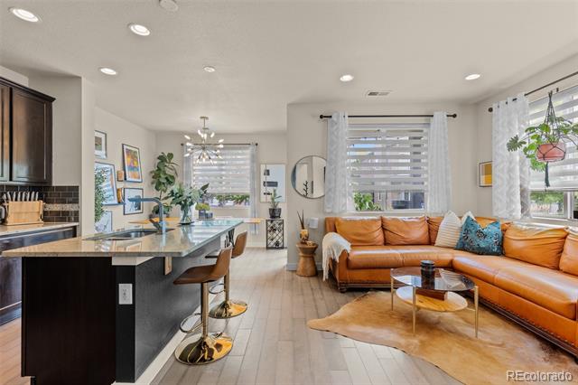 2065 W 67th Place