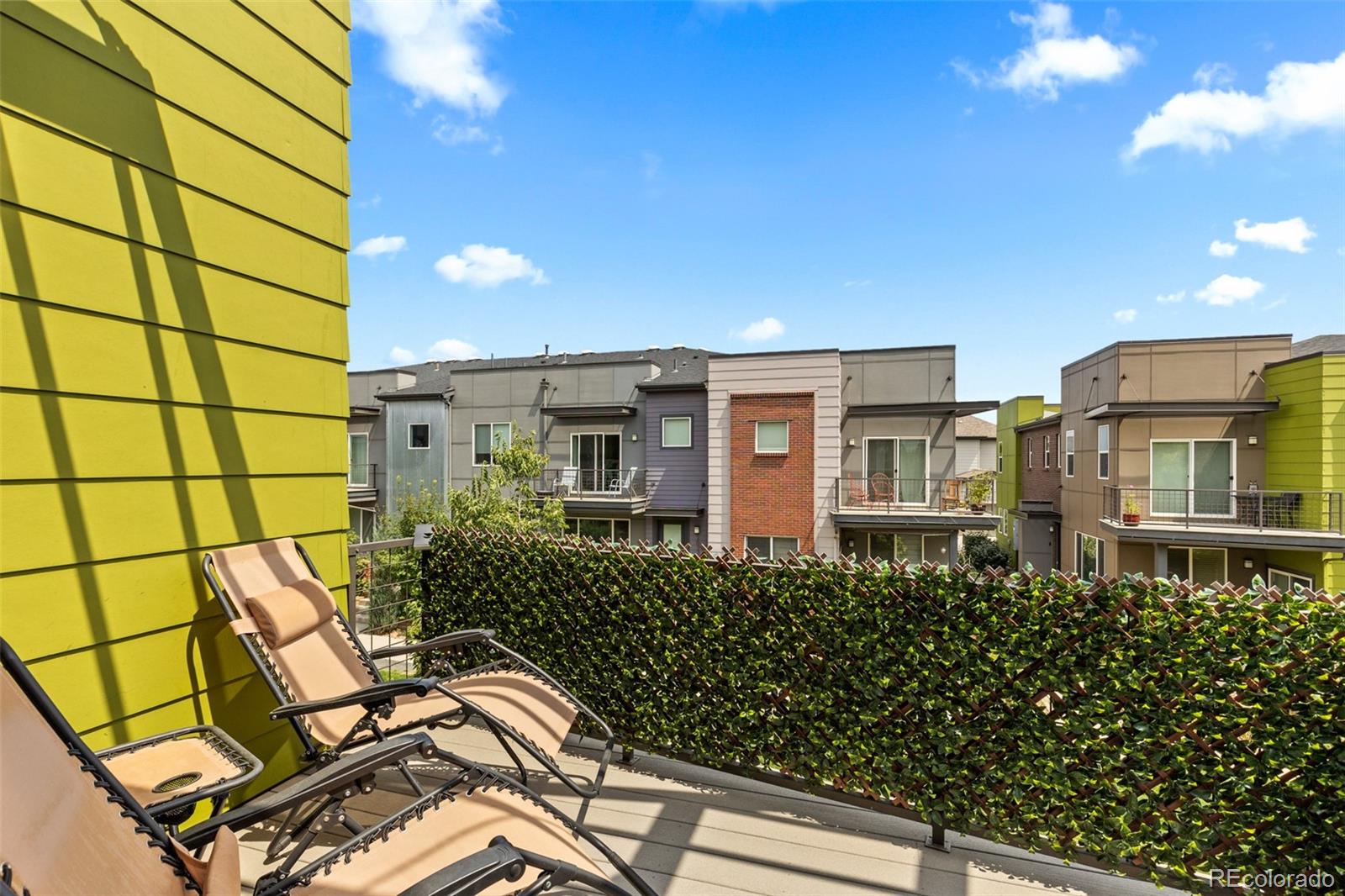 2065 W 67th Place