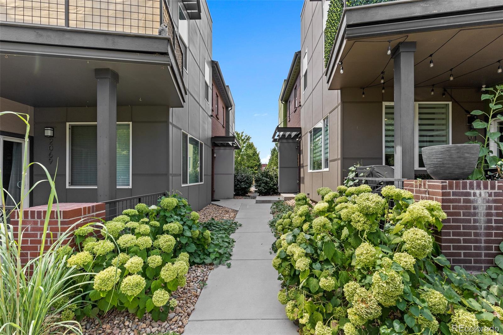 2065 W 67th Place