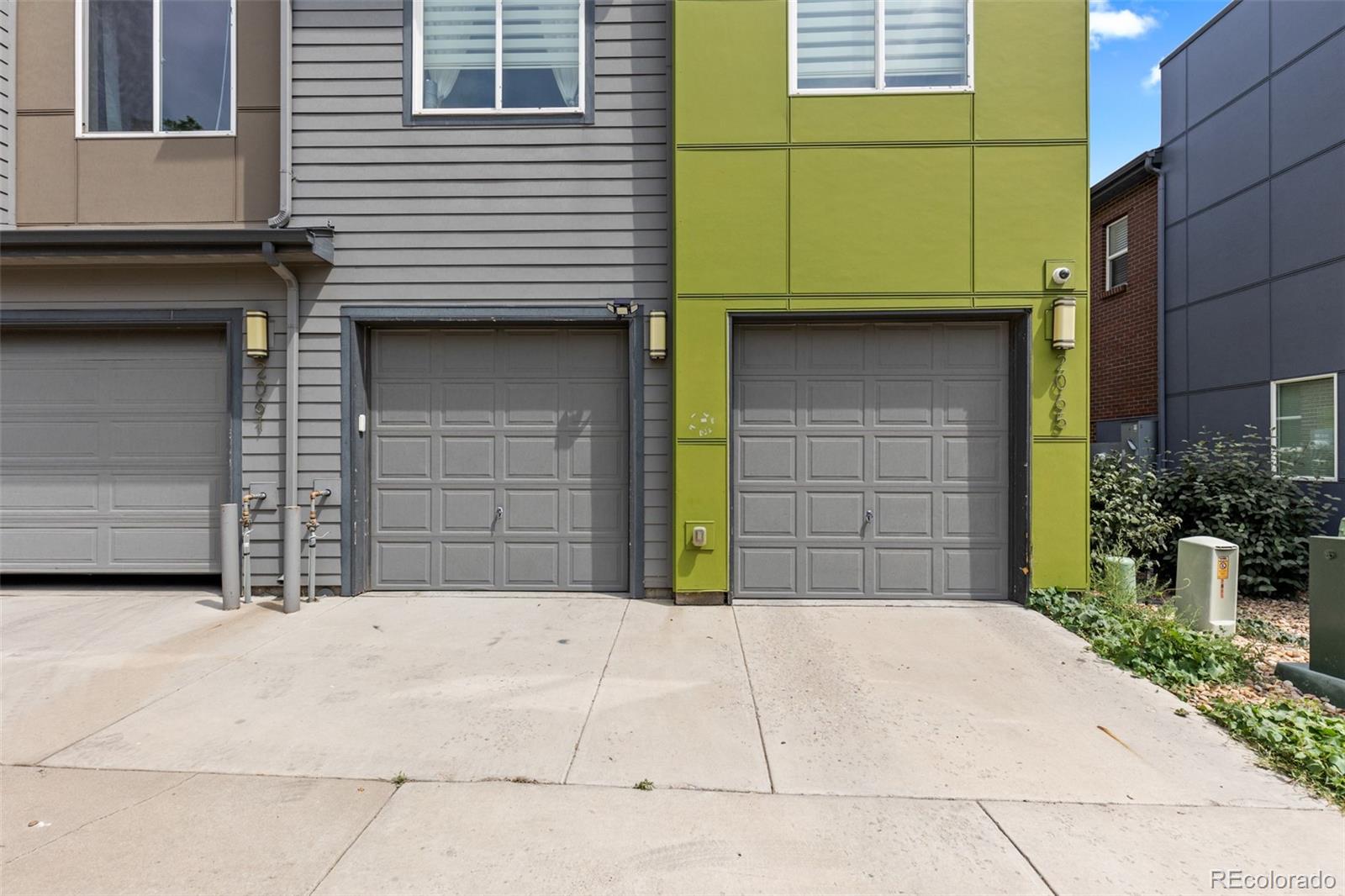 2065 W 67th Place