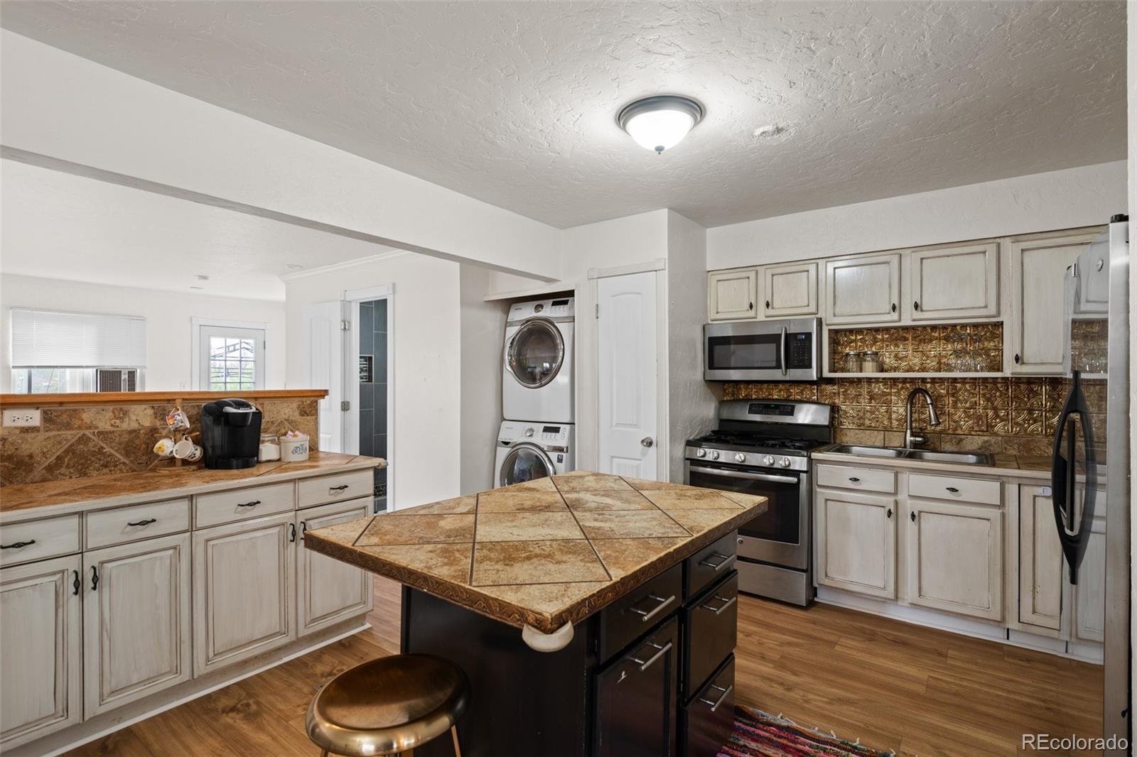 2261 Hoyt Drive