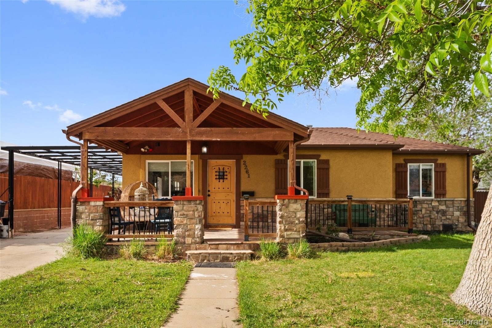 2261 Hoyt Drive