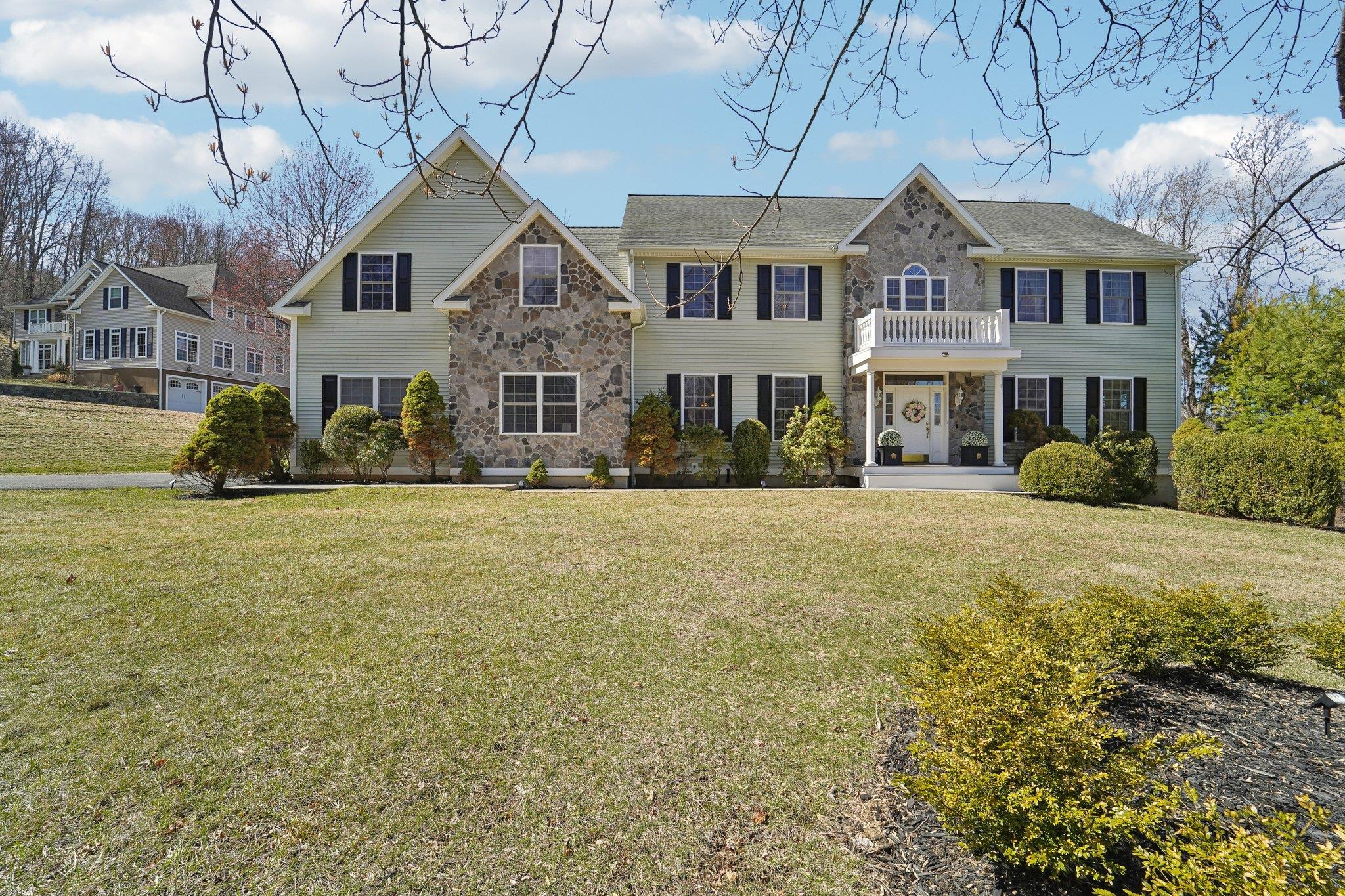 4 Long Hill Road