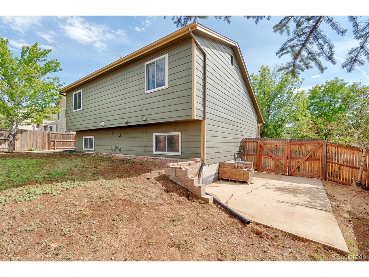 4102 S Dunkirk Way