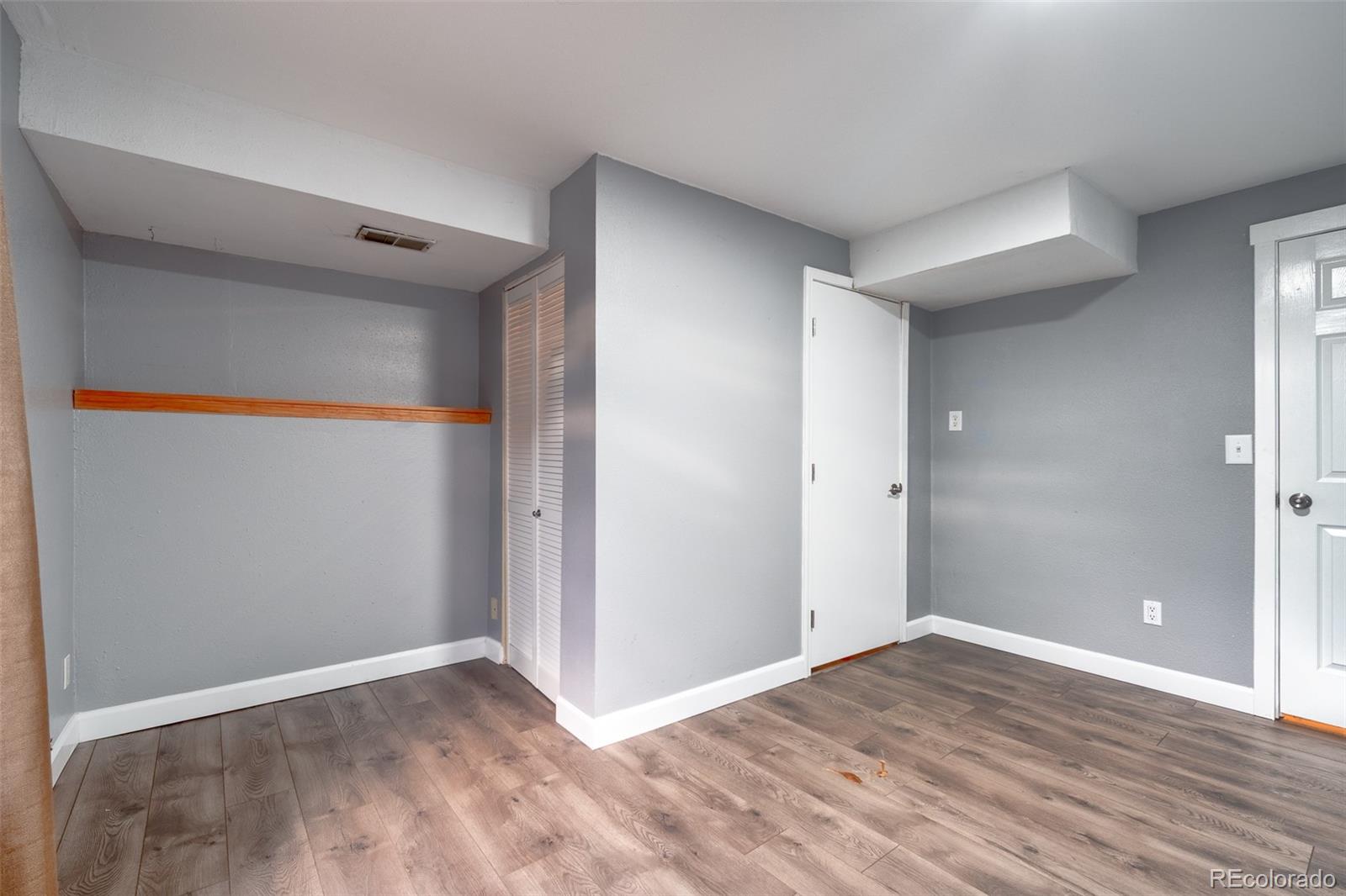 4102 S Dunkirk Way