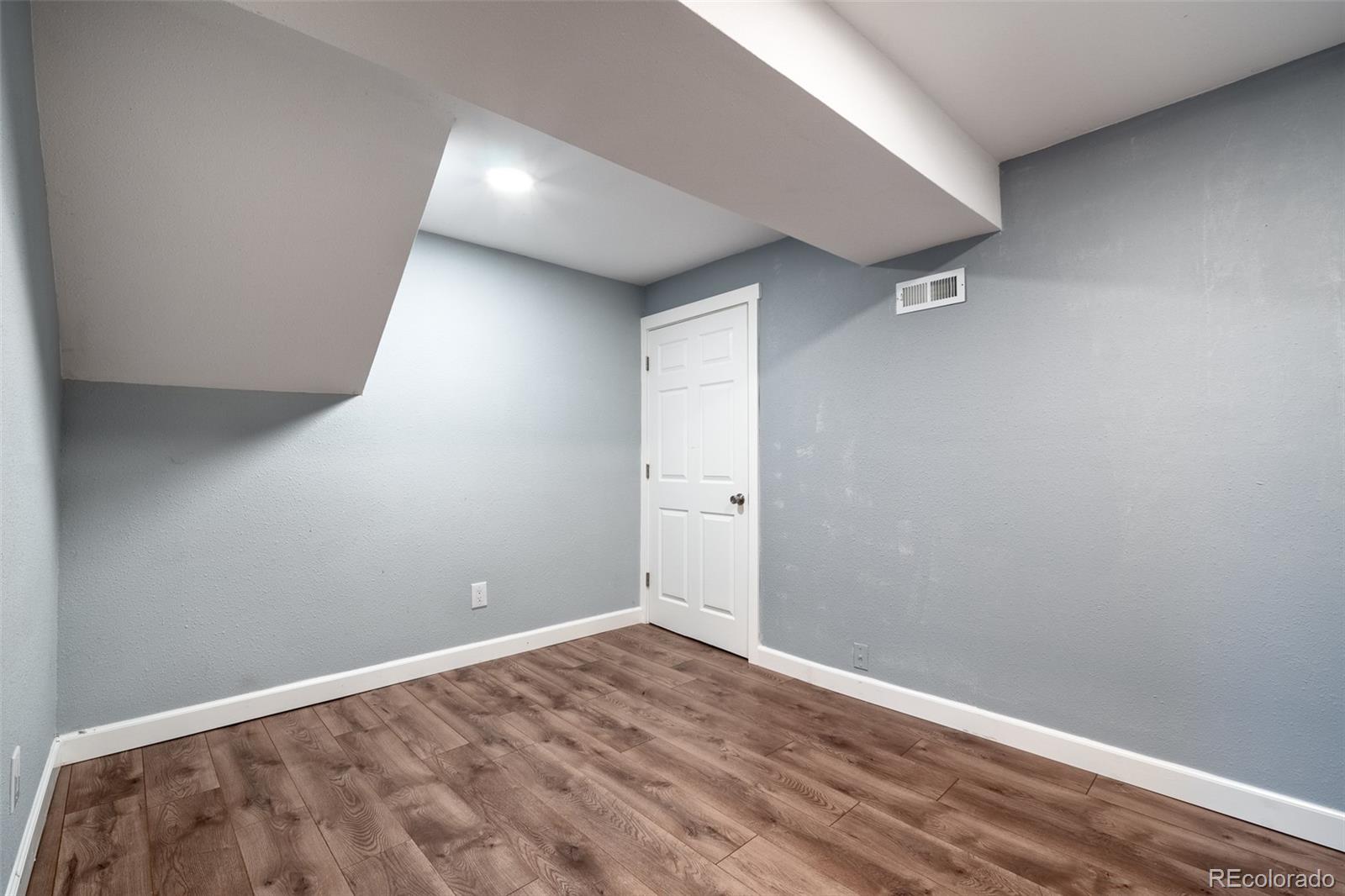 4102 S Dunkirk Way