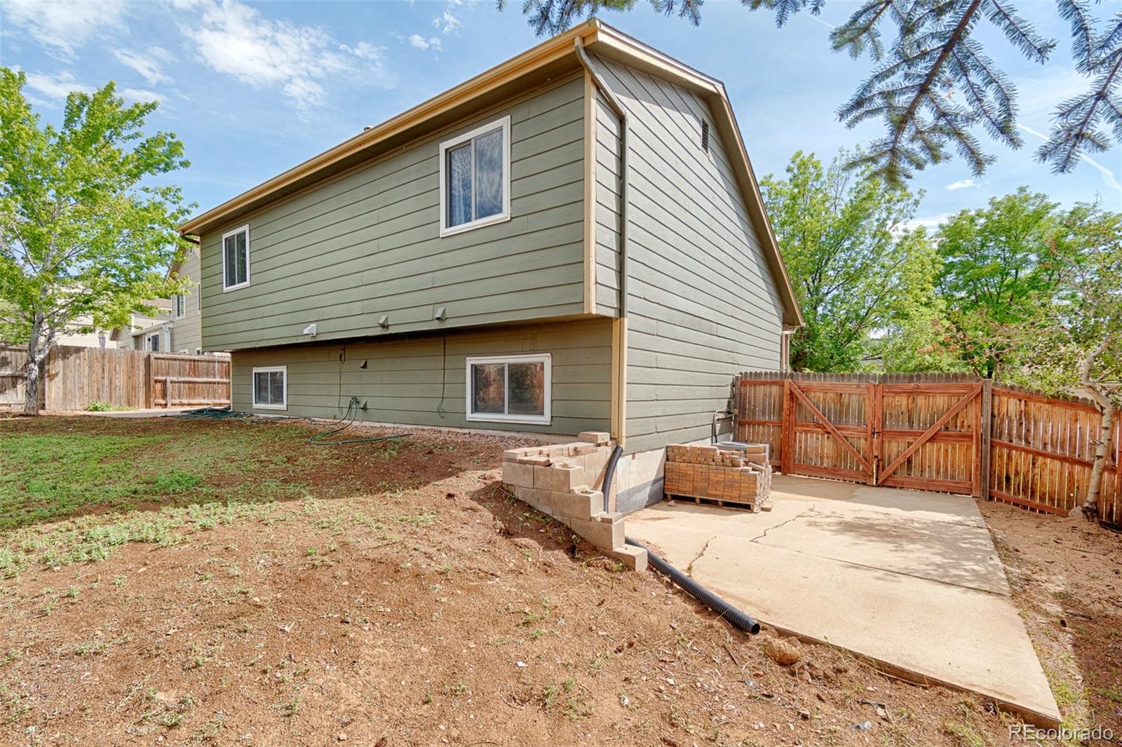 4102 S Dunkirk Way