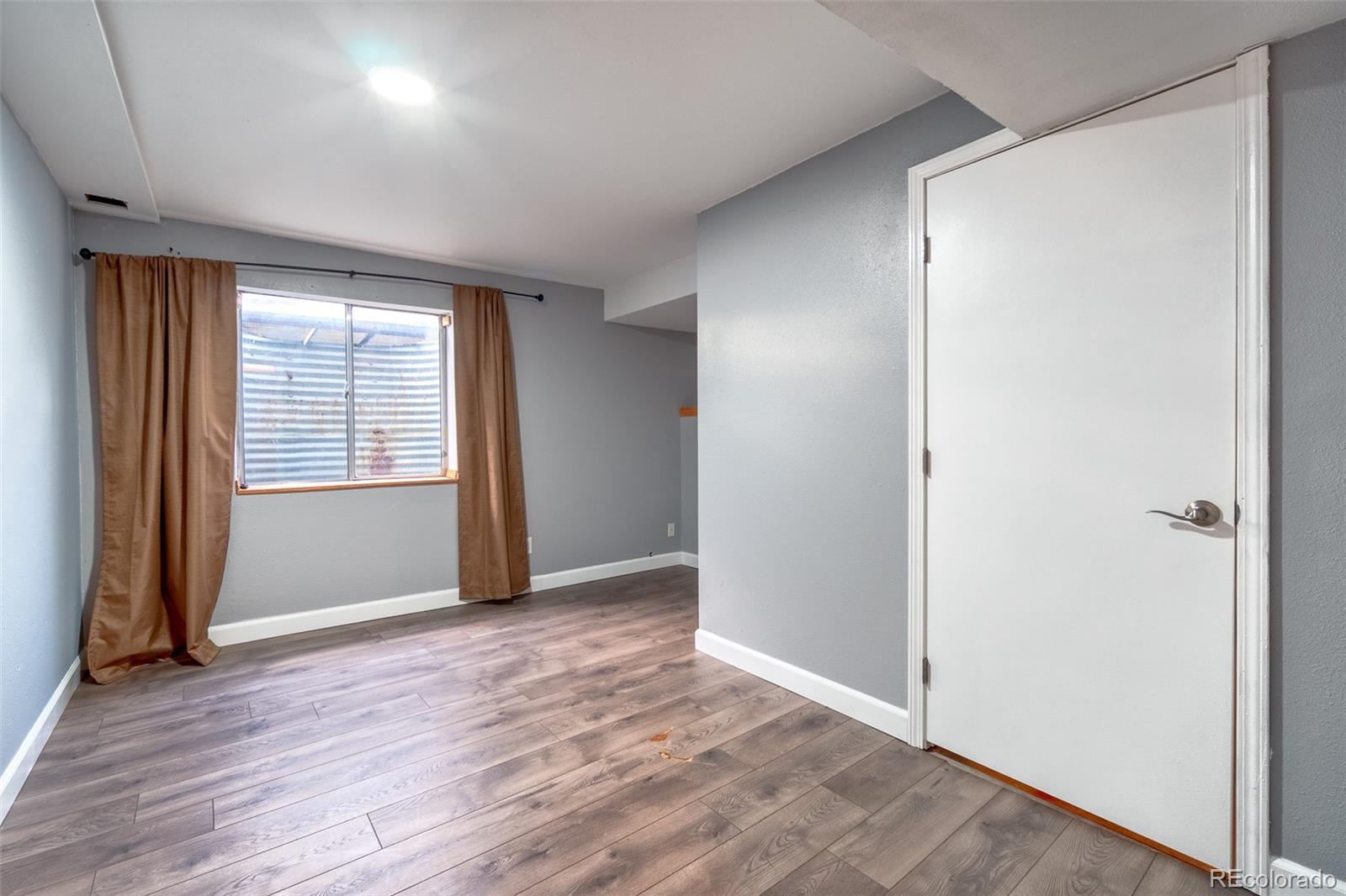 4102 S Dunkirk Way