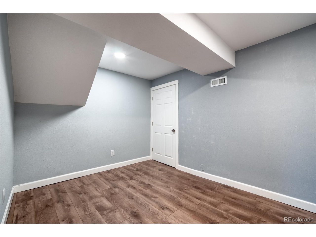 4102 S Dunkirk Way