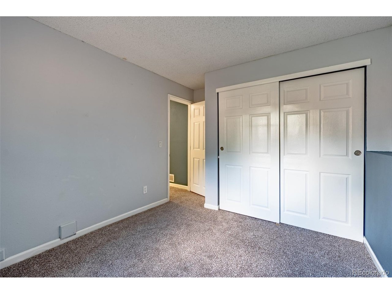 4102 S Dunkirk Way