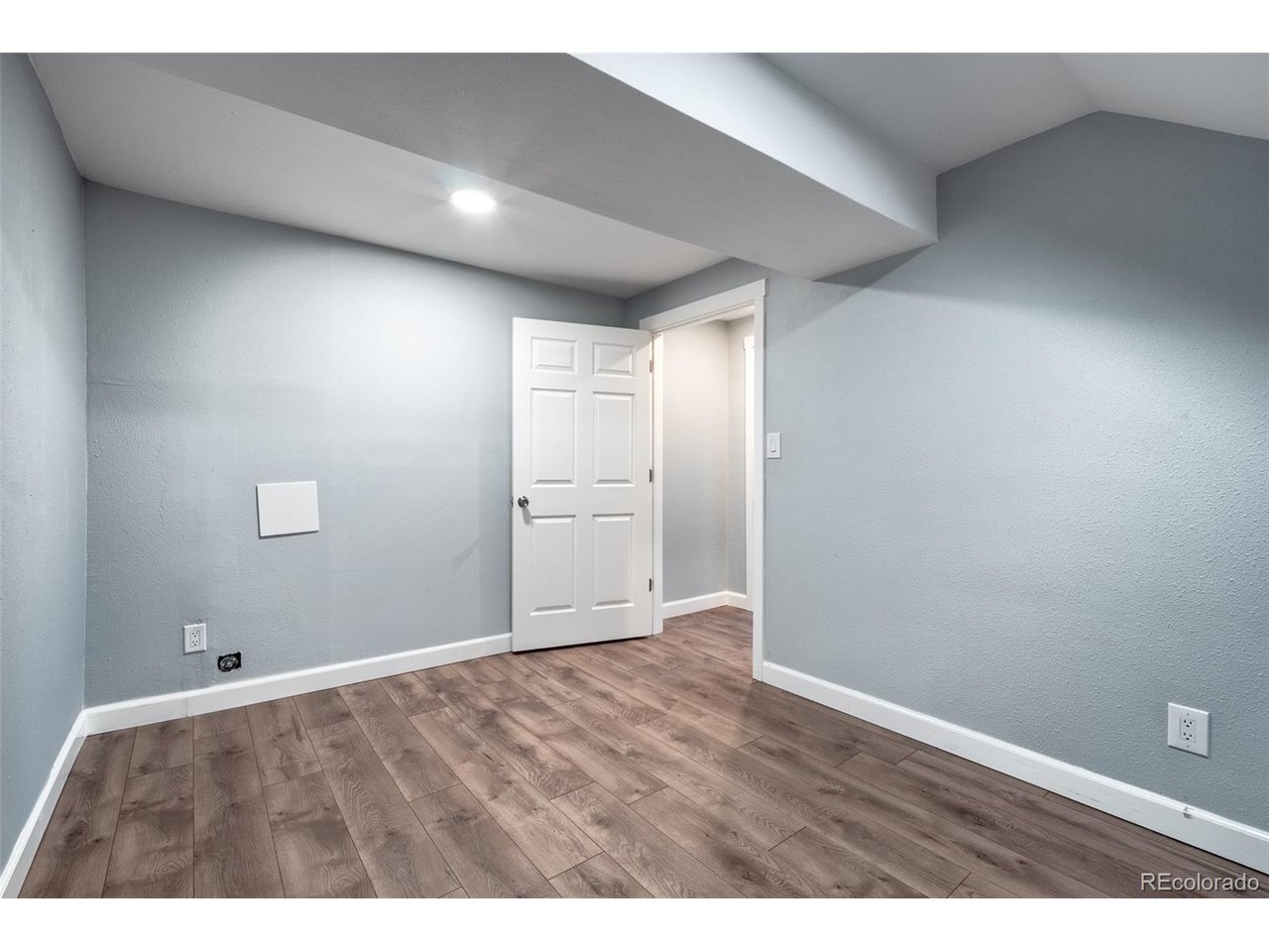 4102 S Dunkirk Way
