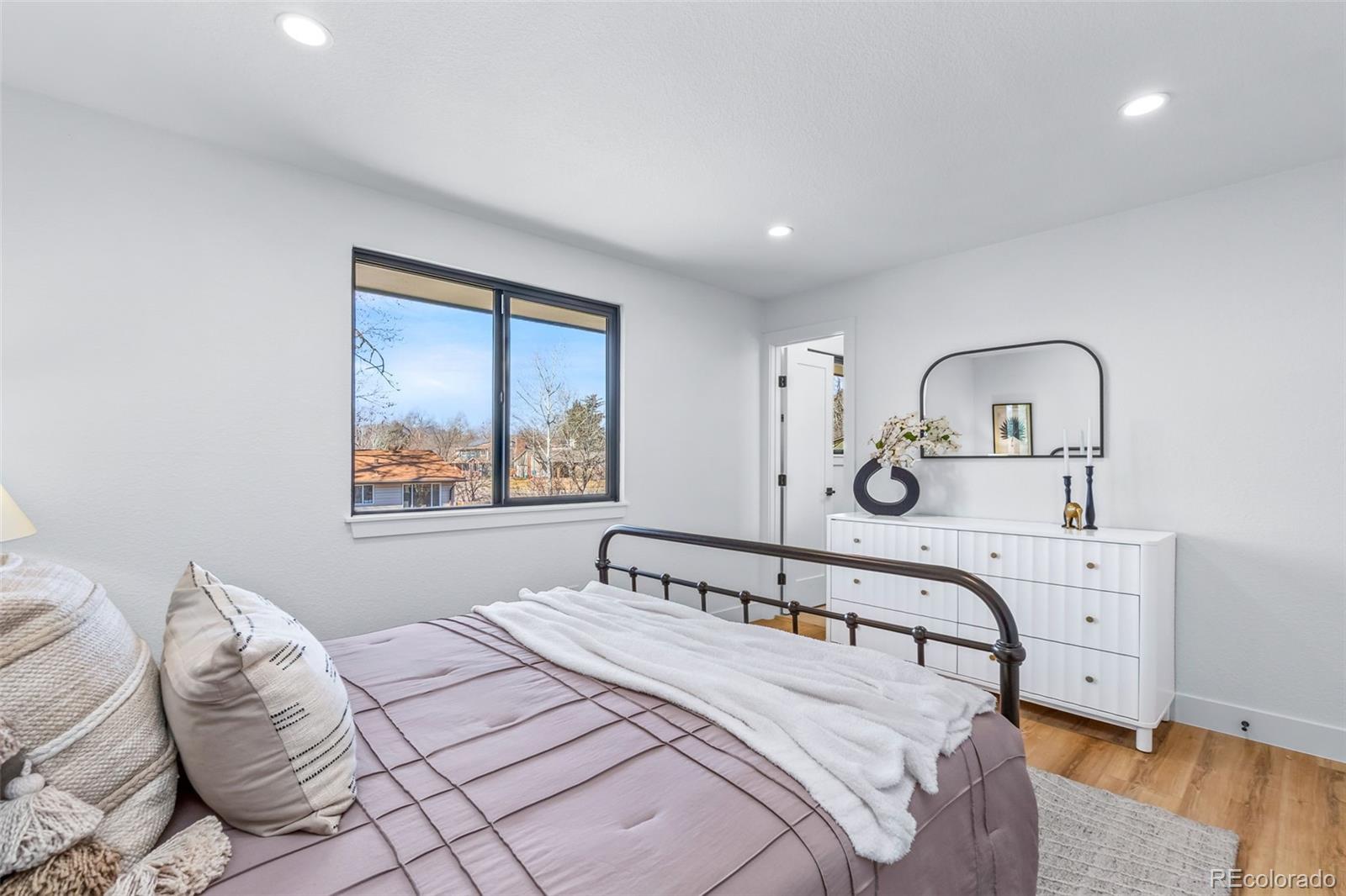 8243 Everett Way