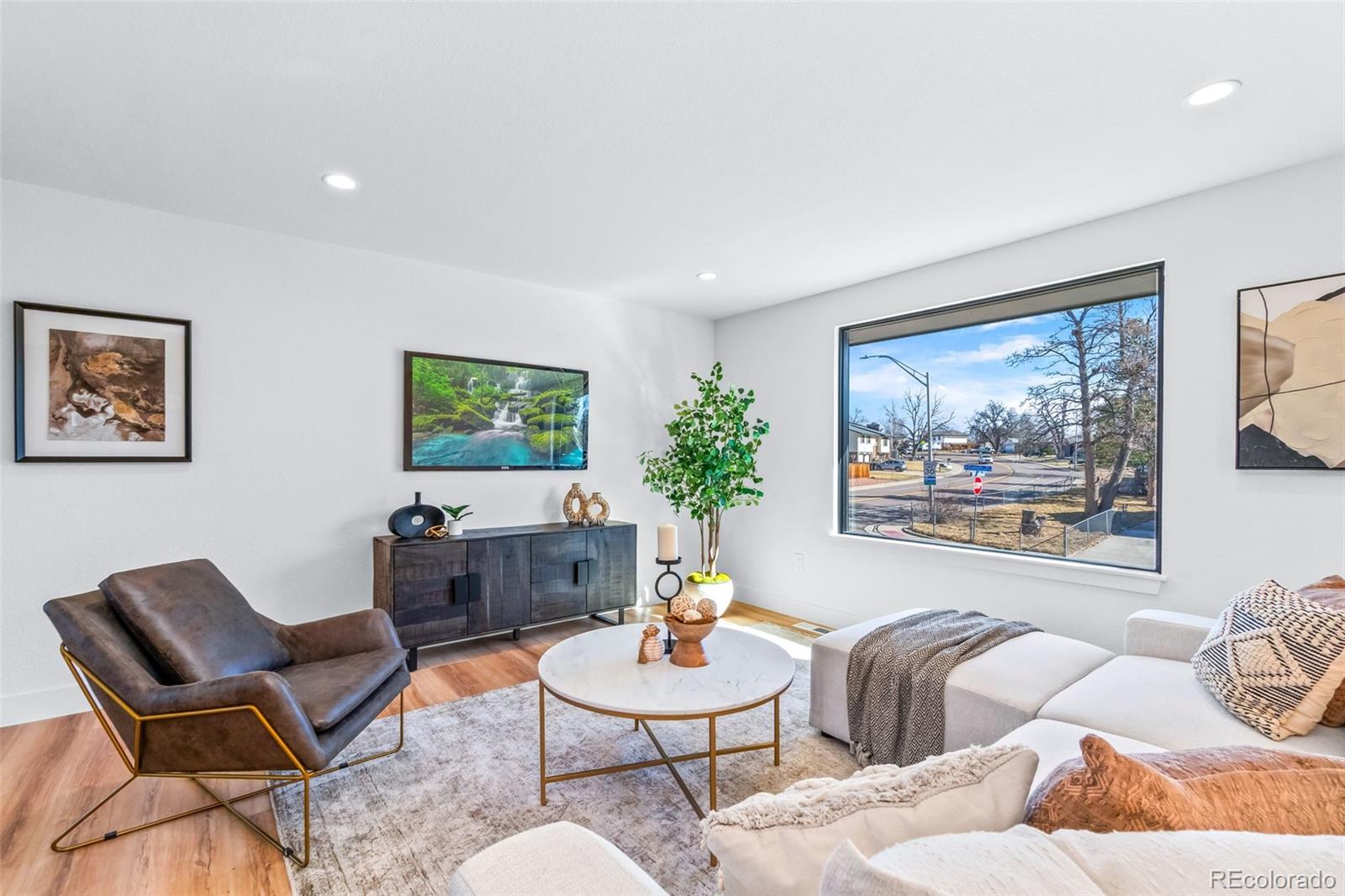 8243 Everett Way