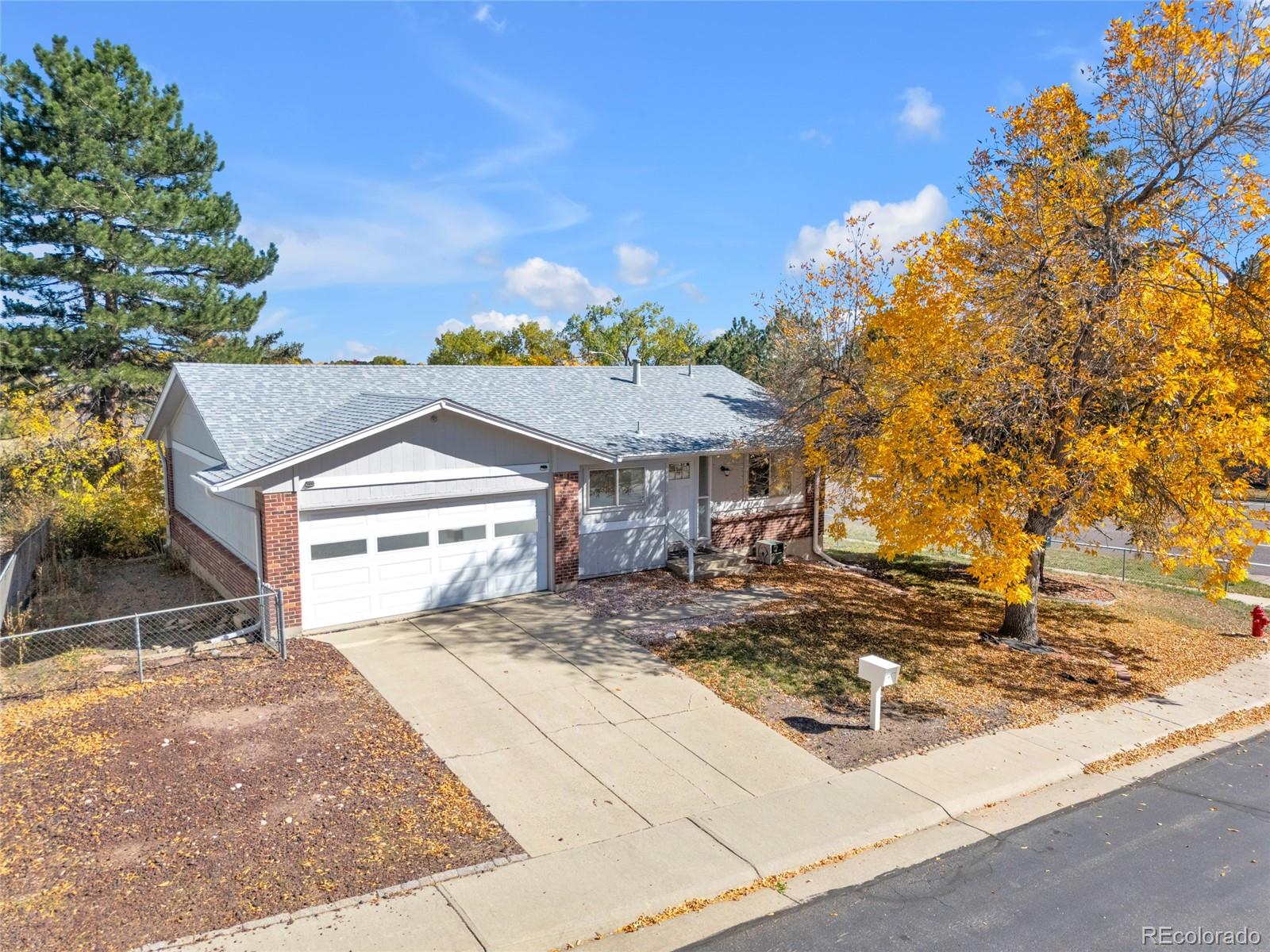 12711 W Jewell Circle