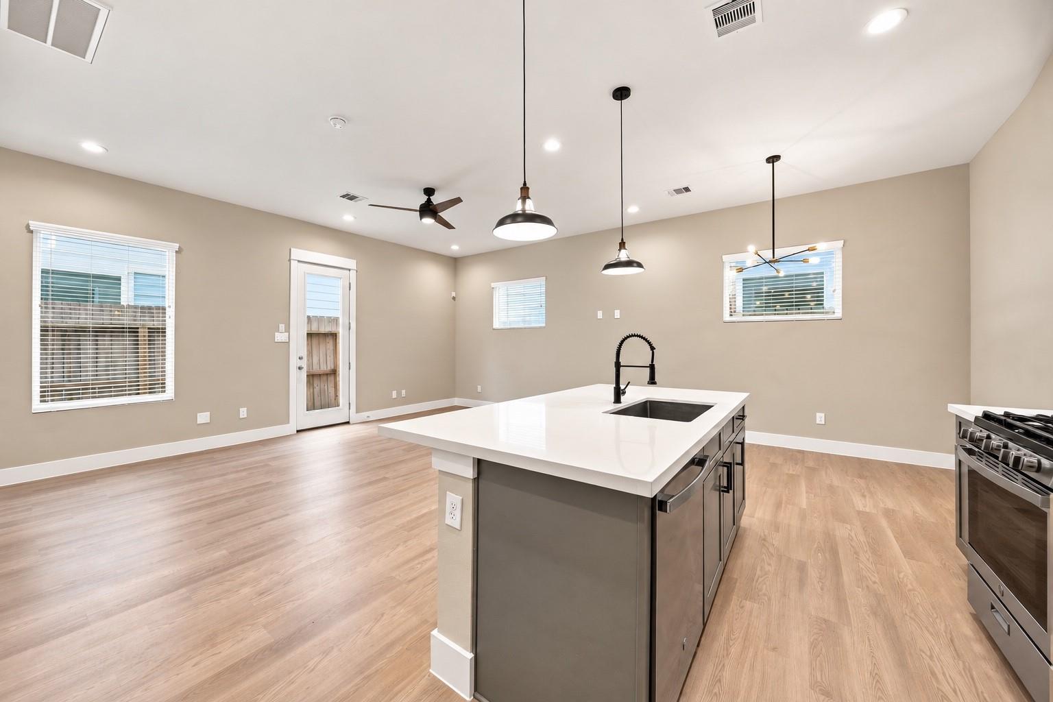 1205 W Tidwell Road