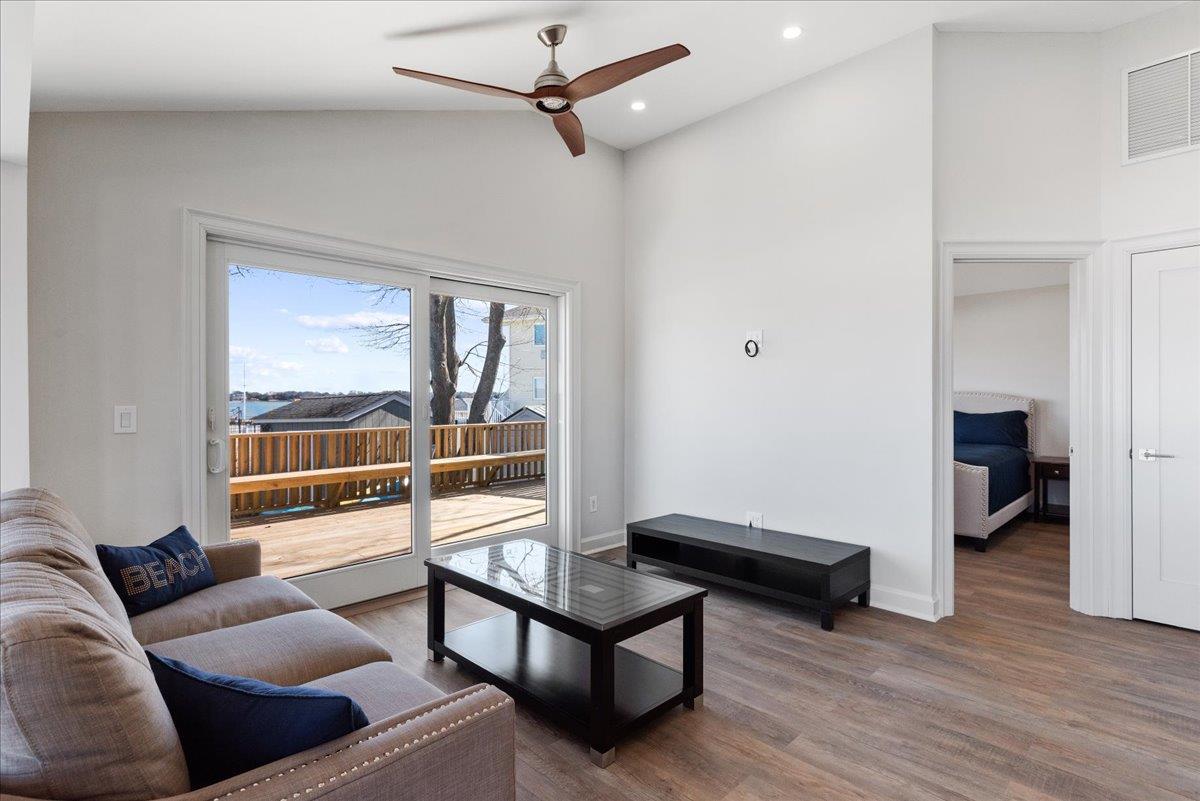 73 W Tiana Road Unit: 11