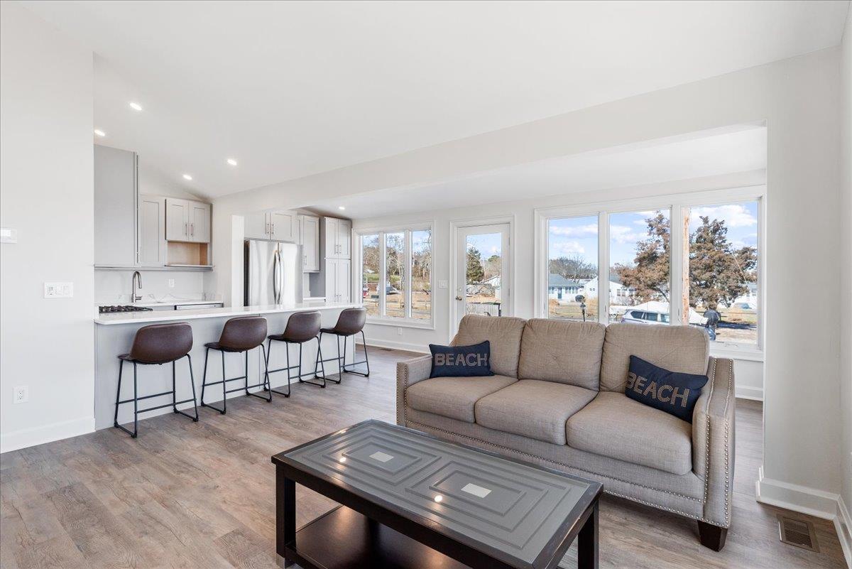 73 W Tiana Road Unit: 11