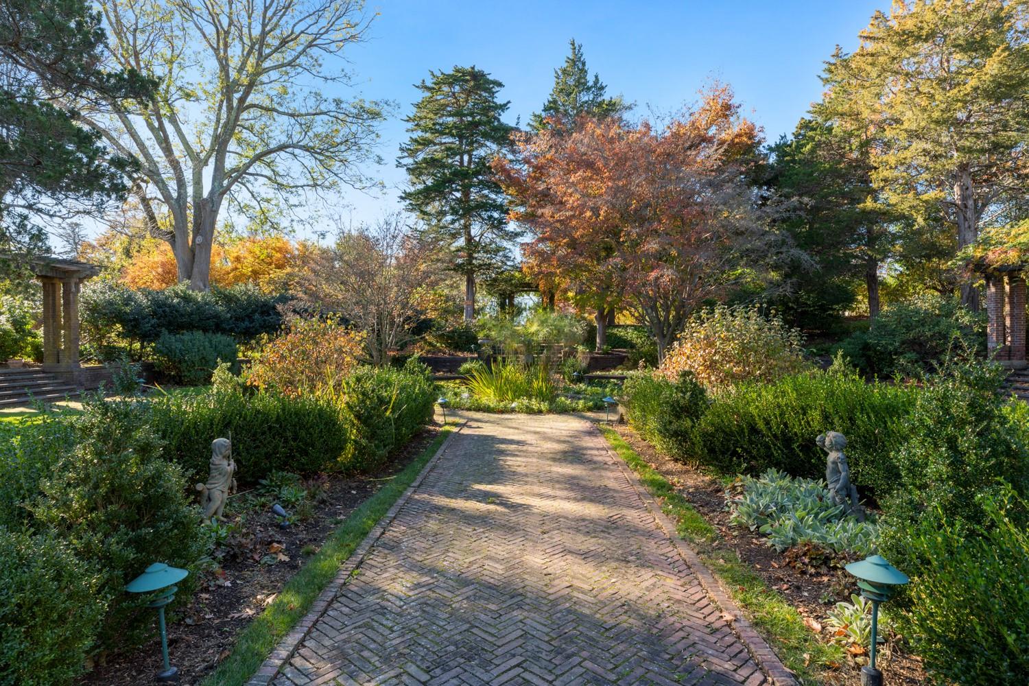 31 Fort Hill Drive