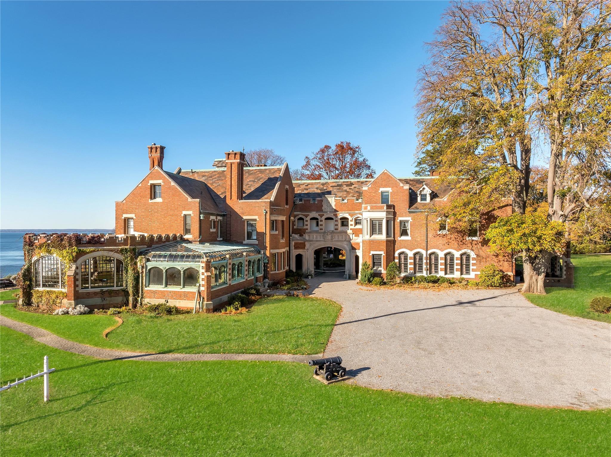 31 Fort Hill Drive