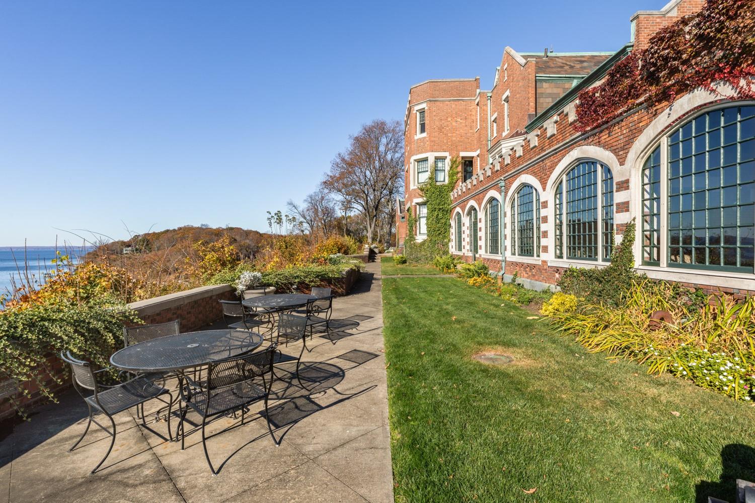 31 Fort Hill Drive