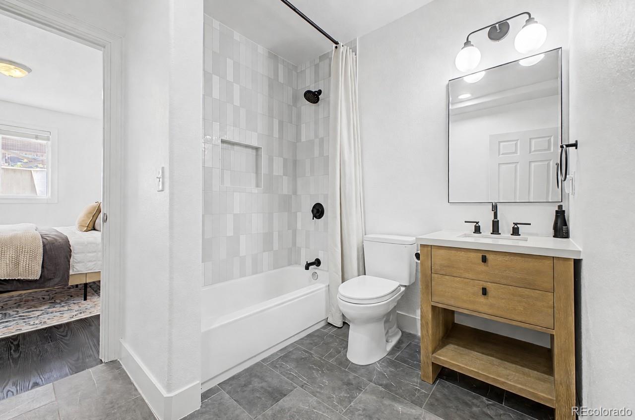 3014 W 111th Place