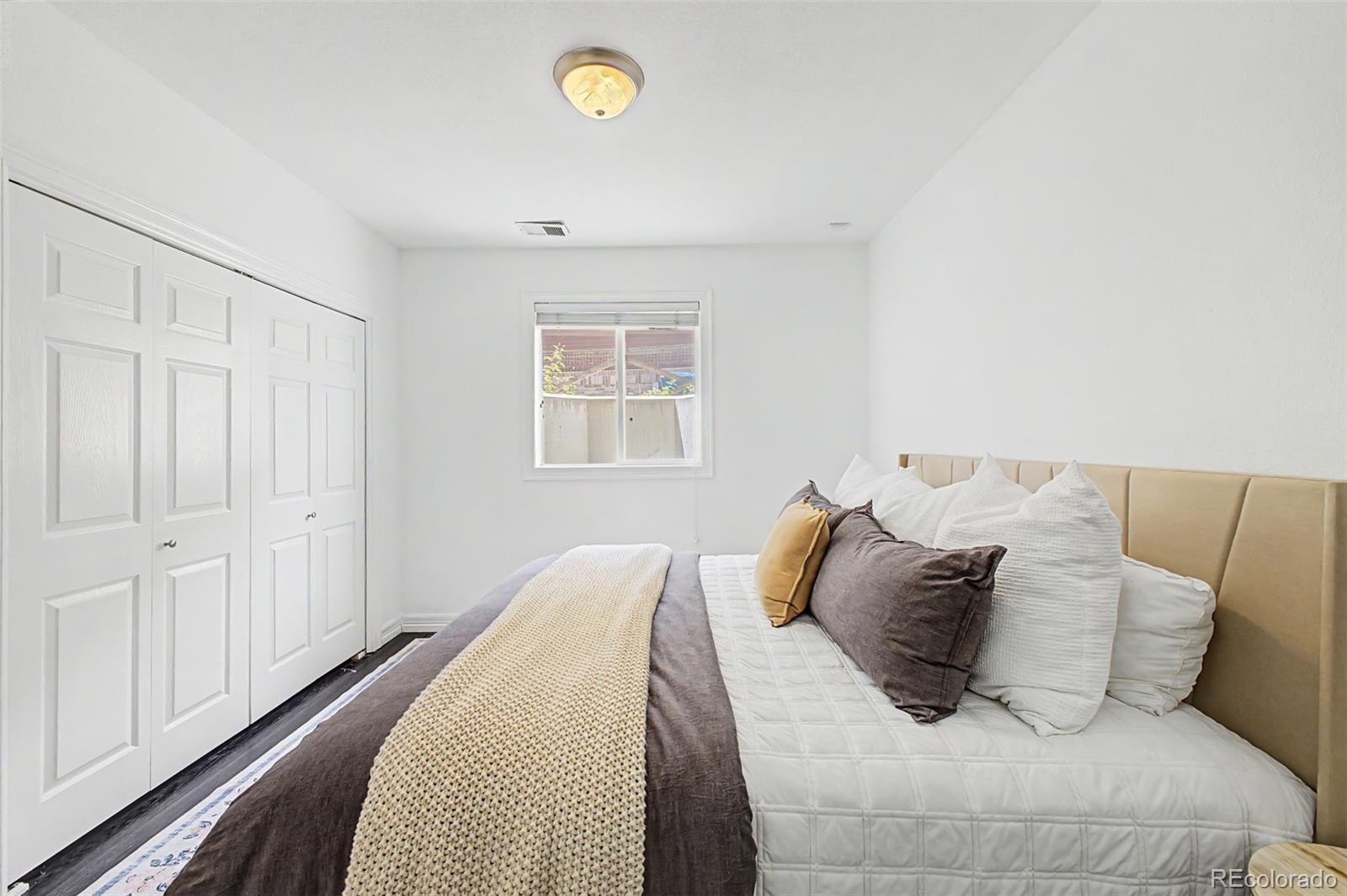 3014 W 111th Place
