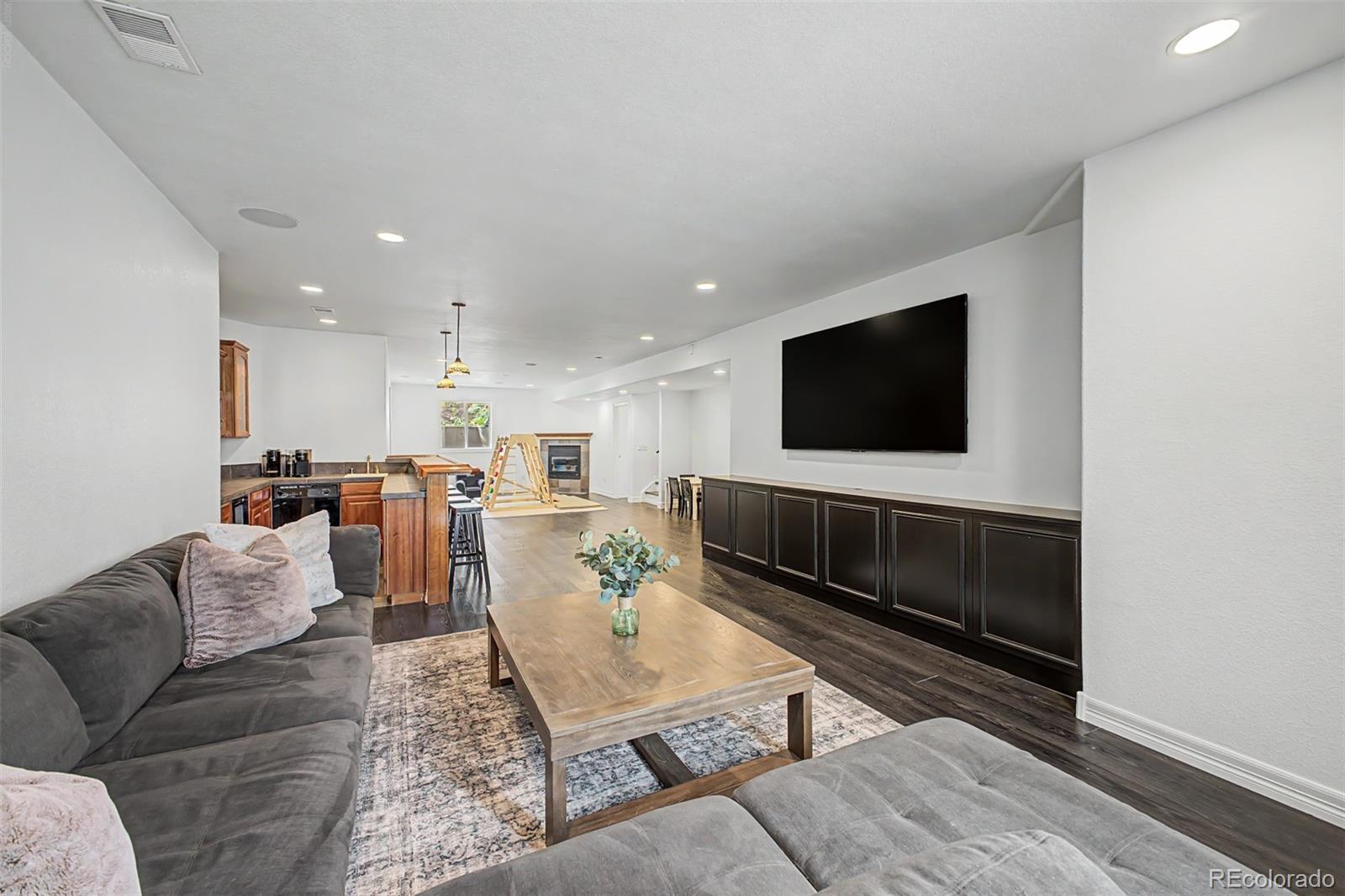 3014 W 111th Place