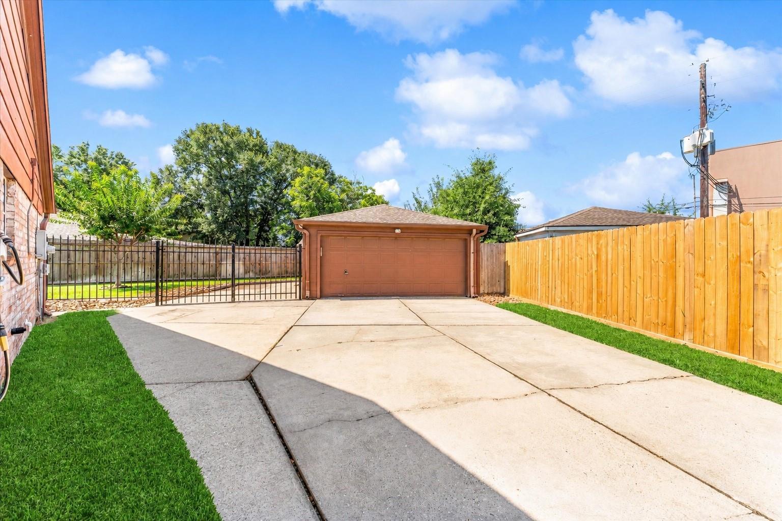 4711 Carbrook Court
