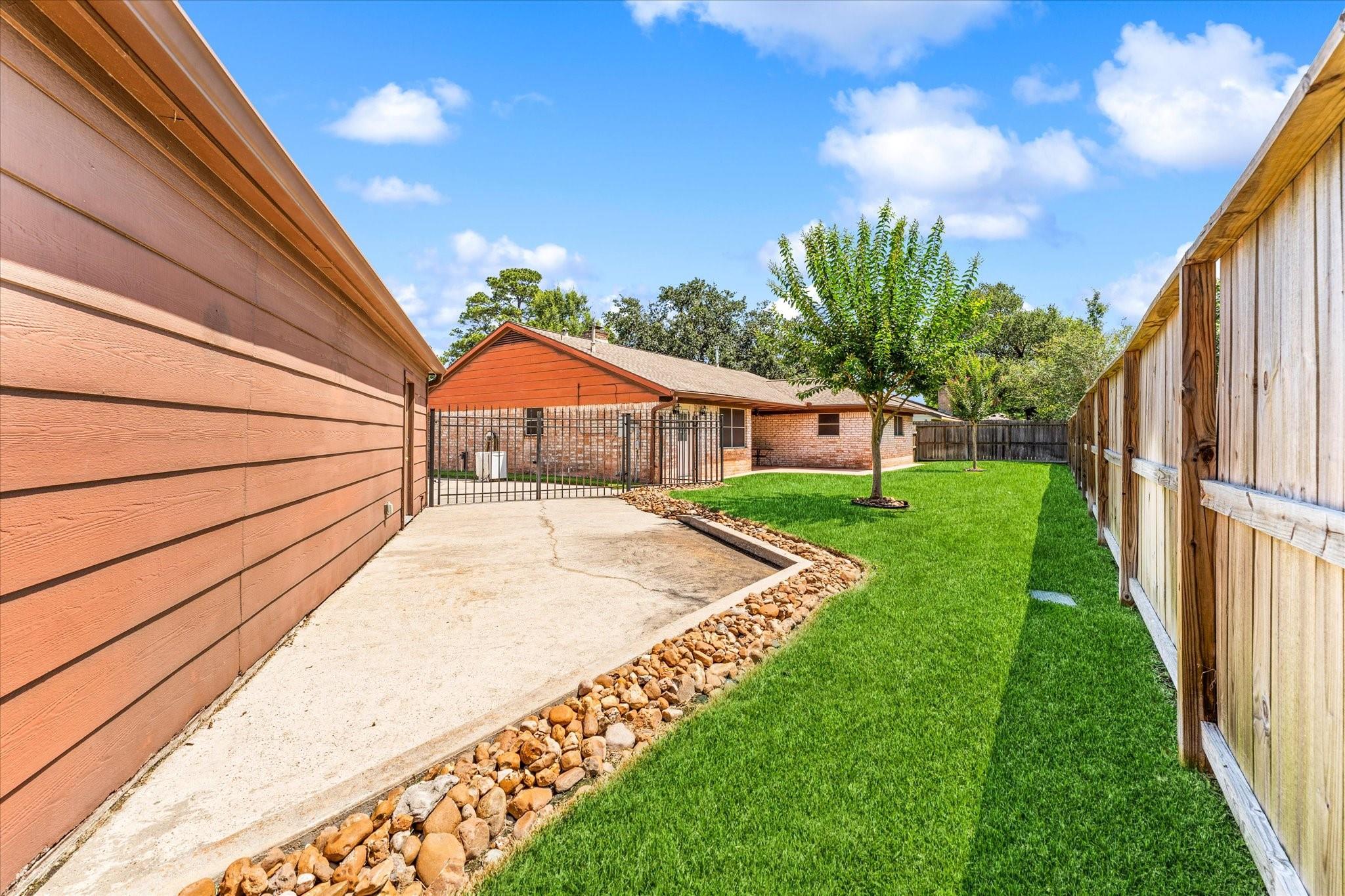 4711 Carbrook Court
